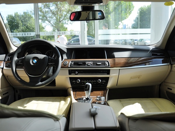 华晨宝马 530Li 中控台整体
