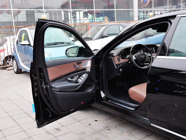 奔驰(进口)  S400L 3.0T 自动 左前车门45度视角