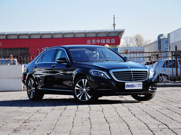 奔驰(进口)  S400L 3.5L AT 车辆右侧45度角