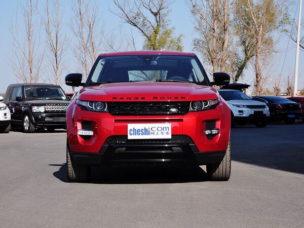 路虎 2.0T 车头正面视角