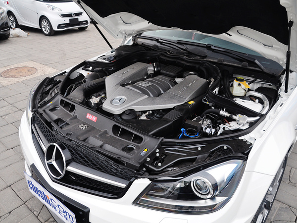 奔驰AMG C63 AMG Coupe Edition 507 发动机主体特写