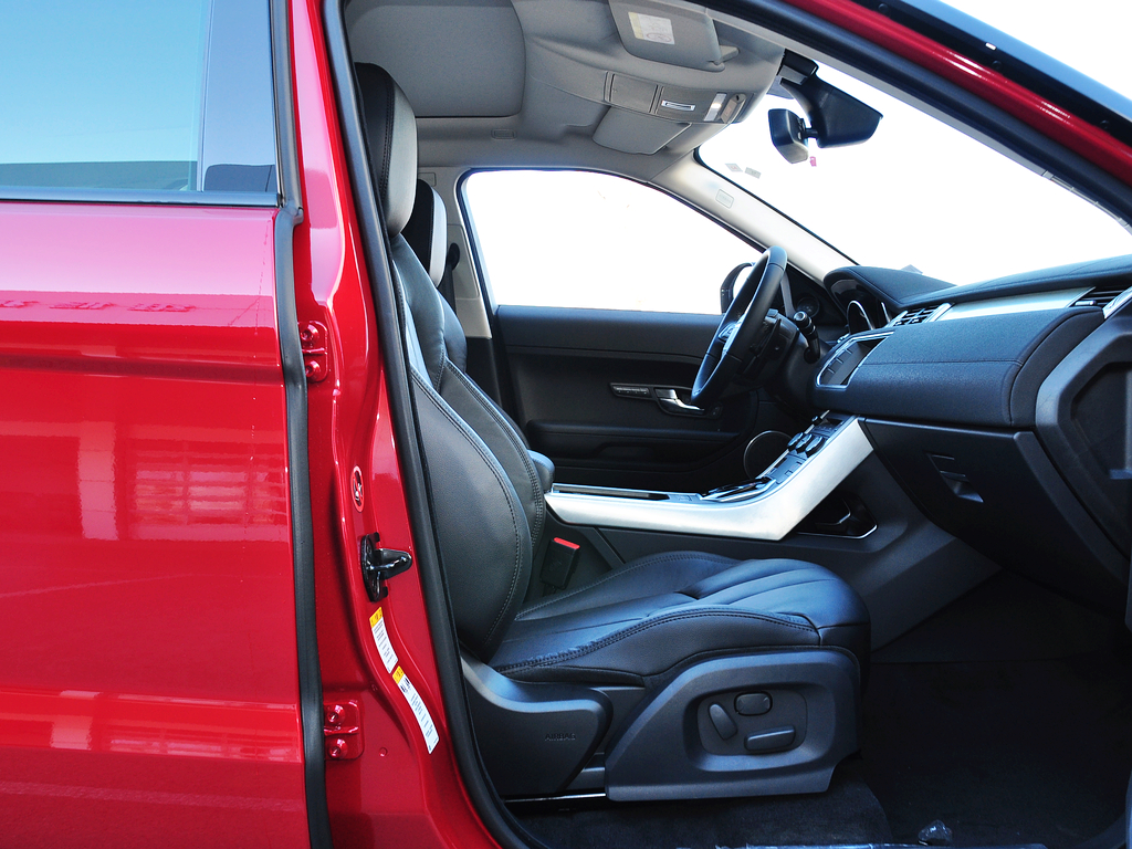 路虎 2.0T 副驾驶座椅正视图