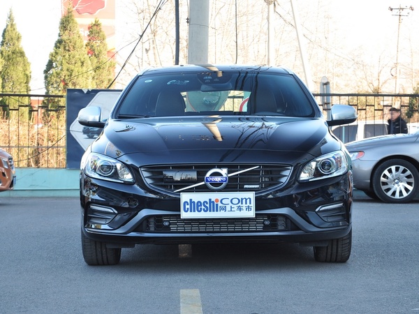 沃尔沃(进口) 2.0T 车头正面视角