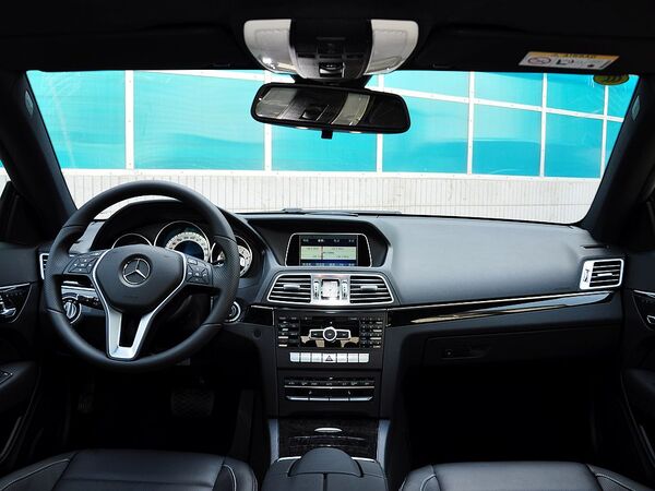 奔驰(进口)  E200 中控台整体