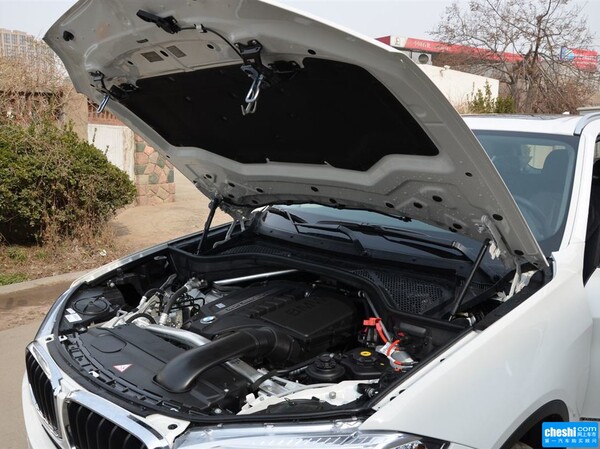 宝马(进口)  xDrive35i 3.0T 自动 车辆发动机舱整体