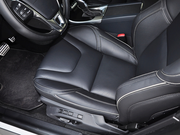 沃尔沃(进口) 改款 2.0T 自动 驾驶席坐垫特写