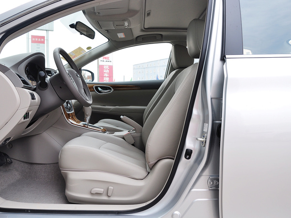 东风日产  1.6LXV CVT 驾驶席座椅正视图