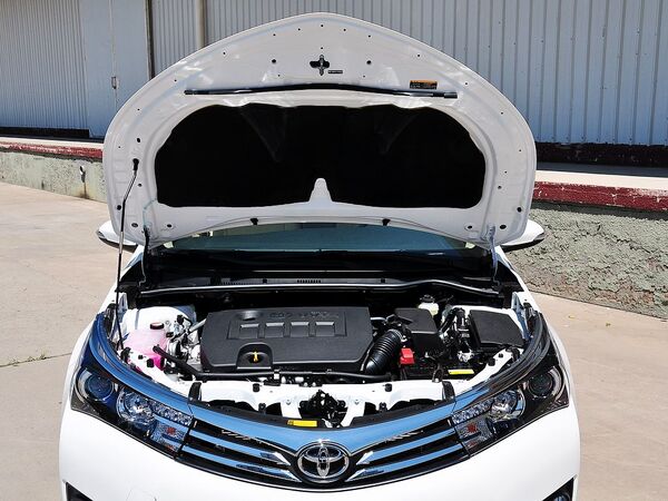 一汽丰田  1.8L CVT 发动机局部特写