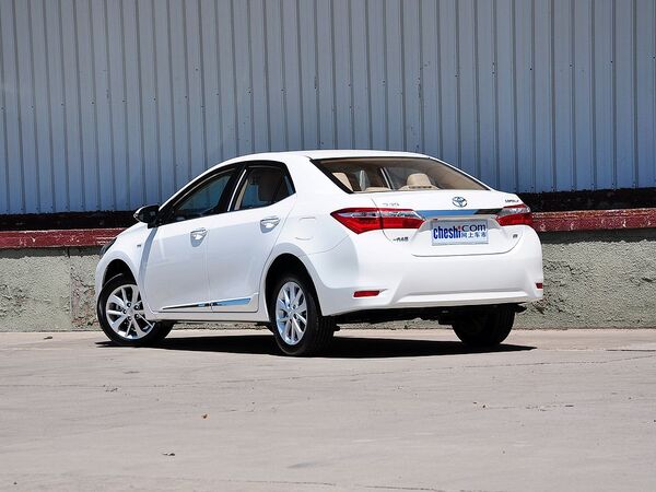 一汽丰田  1.8L CVT 车辆左后45度视角