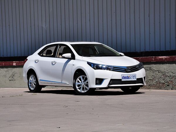 一汽丰田  1.8L CVT 车辆右侧45度角