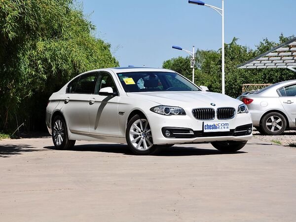 华晨宝马 528Li 车辆右侧45度角