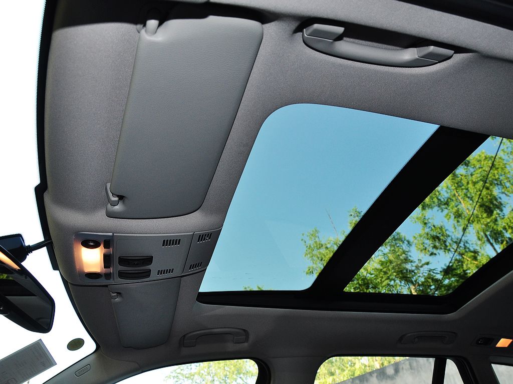 华晨宝马  XDrive20i 车顶内部特写