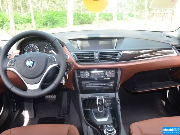 华晨宝马  sDrive20i 中控台整体