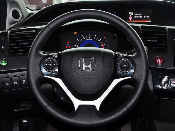 东风本田  1.8L 自动 方向盘整体