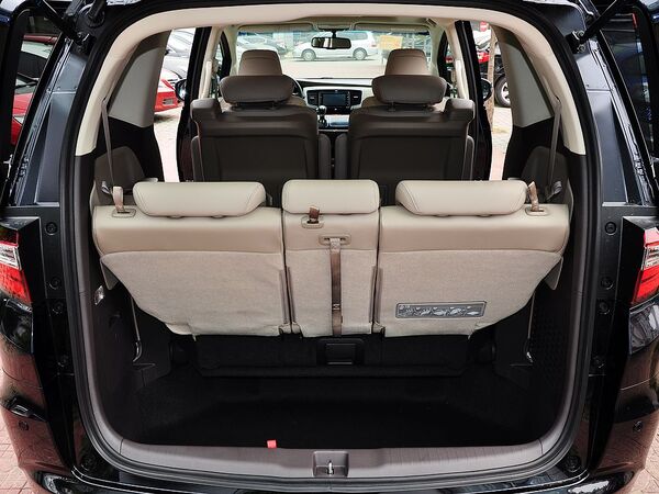 广汽本田  2.4L CVT 后备箱局部特写