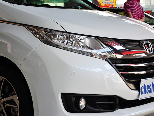 广汽本田  2.4L CVT 车辆右前大灯45度视角