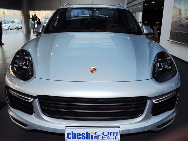 保时捷  Cayenne Turbo 4.8T 正前