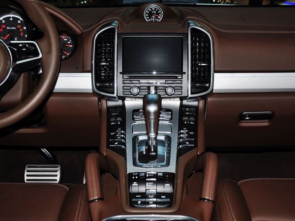 保时捷  Cayenne Turbo 4.8T 中控台