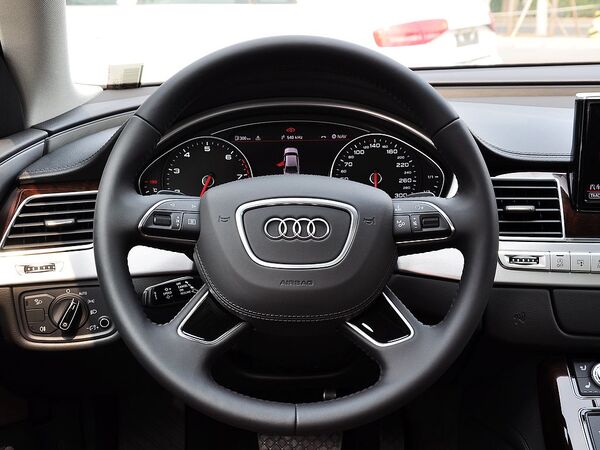 奥迪(进口) 50 TFSI 方向盘整体
