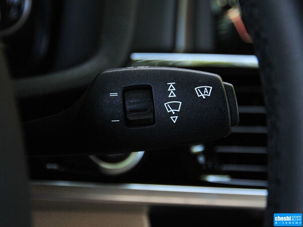 宝马(进口)  xDrive20i 方向盘右侧控制杆