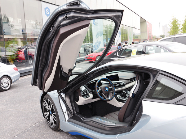 BMW i 1.5T 自动 左前车门45度视角