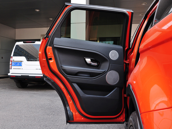 路虎 2.0T 左后车门正视图