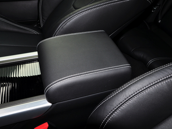 路虎  2.0T 前排座椅中央中间