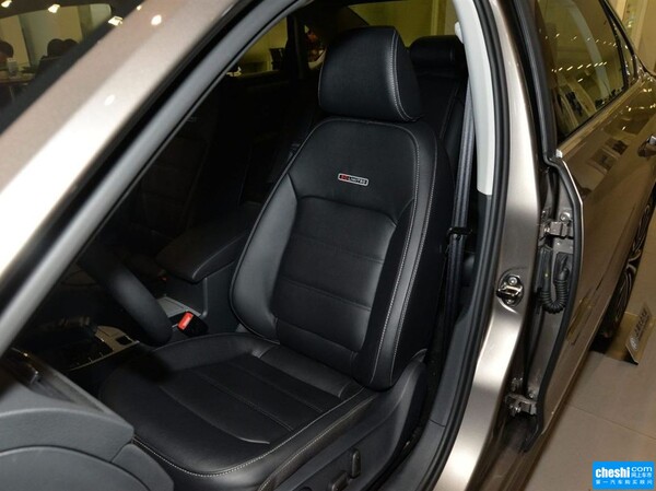 上汽大眾  1.8TSI DSG 駕駛席座椅正視圖
