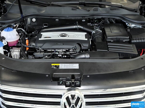 一汽-大众  1.8TSI 发动机局部特写