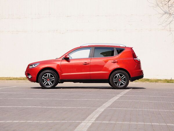 吉利汽车  运动版 2.0L 自动 车辆左正侧视角