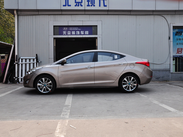 北京現(xiàn)代  1.6L 自動 車輛左正側(cè)視角