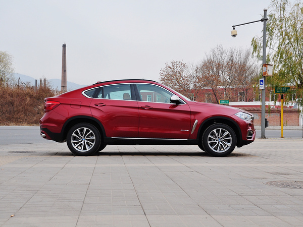 宝马(进口)  xDrive35i 车辆正右侧