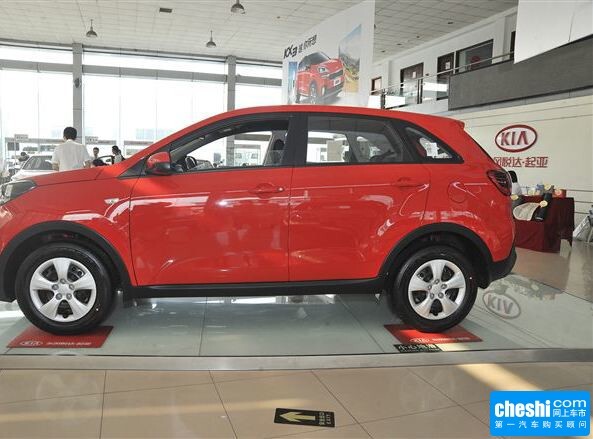 東風(fēng)悅達(dá)起亞  1.6L 手動(dòng) 車(chē)輛左正側(cè)視角