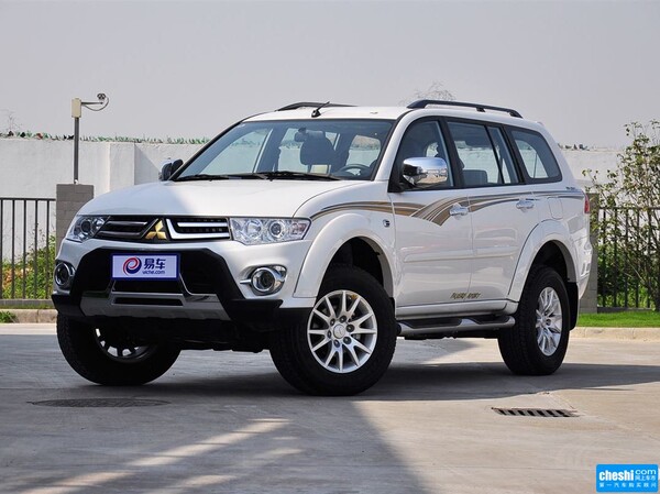 广汽三菱  3.0L 自动 车辆左前45度视角