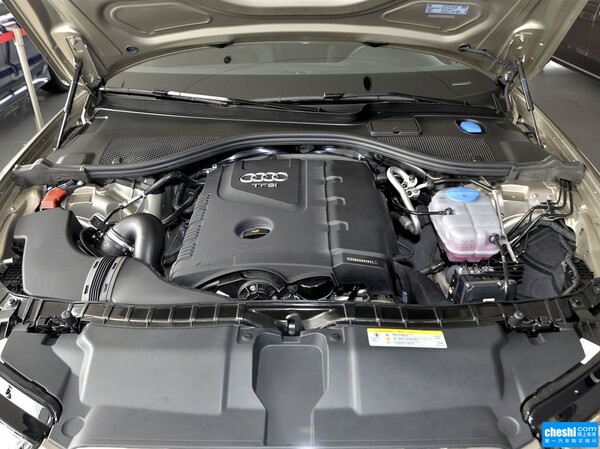 一汽奥迪  TFSI 发动机局部特写