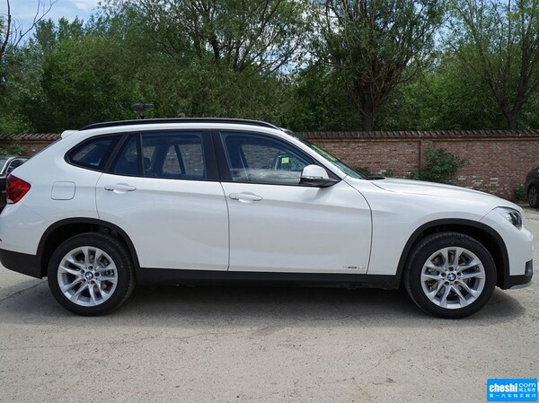 华晨宝马  sDrive18i 车辆正右侧