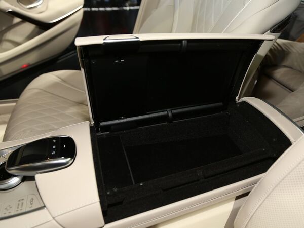 奔驰-迈巴赫  S500 4MATIC