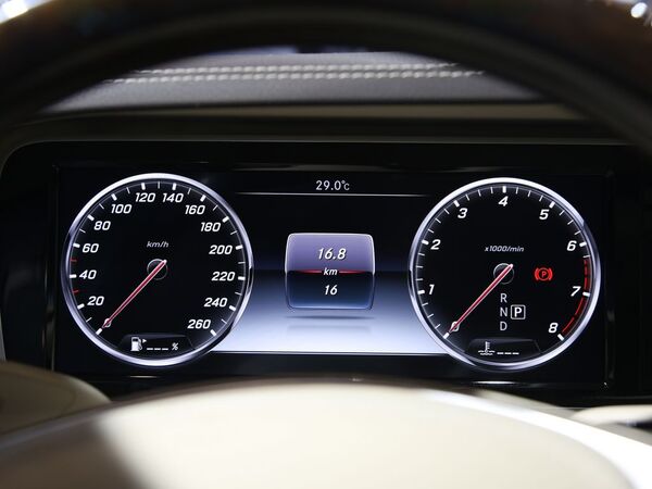 奔驰-迈巴赫  S500