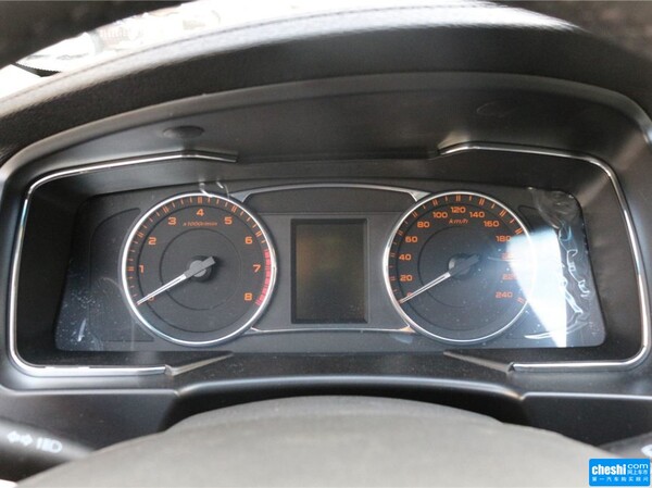 吉利汽车  1.5L 方向盘后方仪表盘