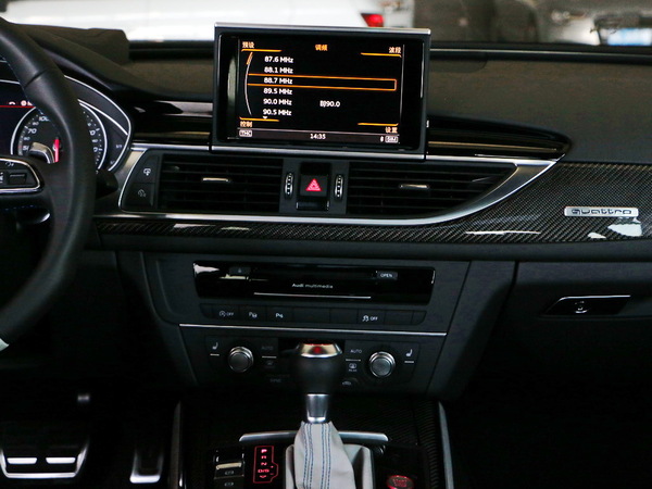 Audi Sport  RS 6 中控台