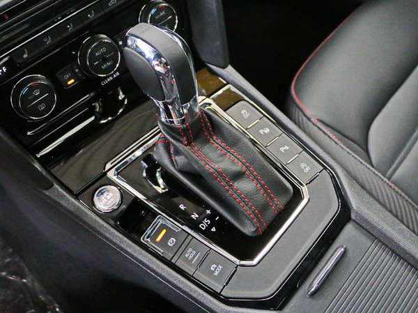 上汽大众 2.0T 换挡杆