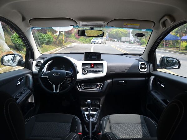 江淮汽车  iEV6E 大中控全景