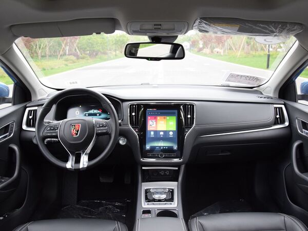 上汽荣威  1.0T 大中控全景