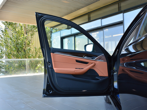 华晨宝马  528Li 左前门板