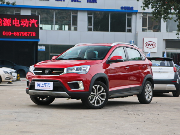 奇瑞汽车  e纯电动版 左前正45度