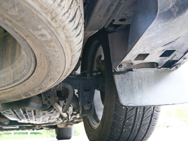 雷克萨斯  570 右后悬架