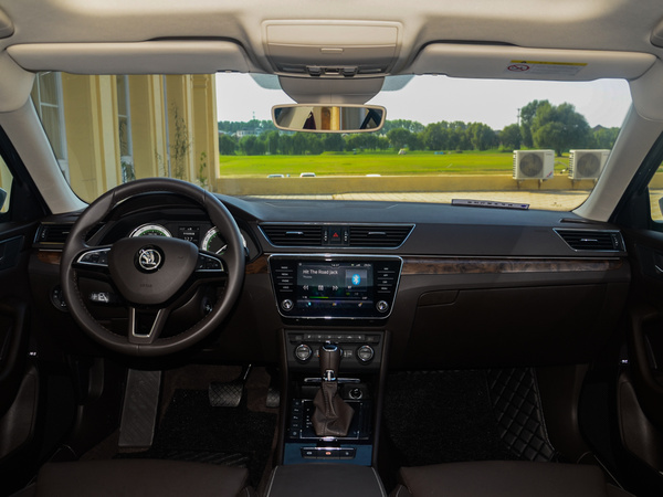 斯柯达  TSI380 大中控全景