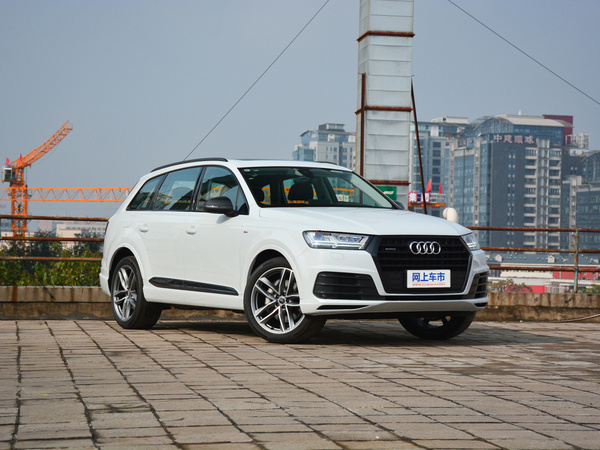 奥迪(进口)  45 TFSI S 右前正45度