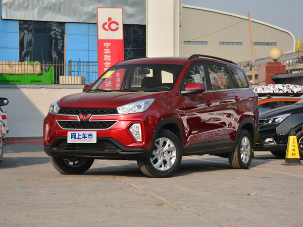 上汽通用五菱  1.5T 左前正45度