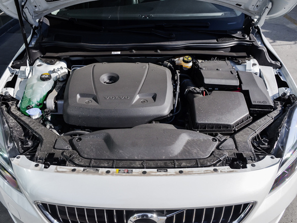 沃爾沃(進(jìn)口)  T4 發(fā)動(dòng)機(jī)艙